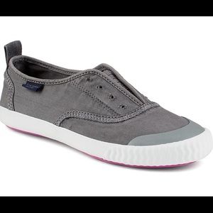 CUTE SPERRY SAYEL CLEW SNEAKERS!!